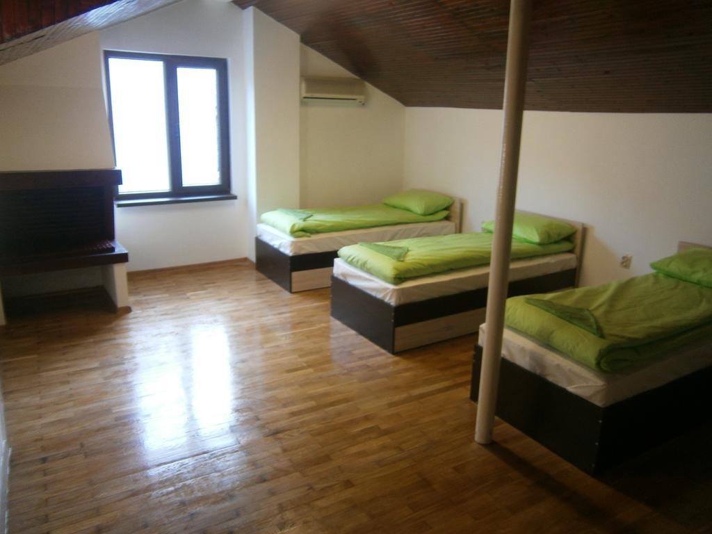 Ivory Tower Hostel Sofia Zewnętrze zdjęcie
