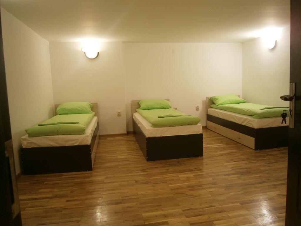 Ivory Tower Hostel Sofia Zewnętrze zdjęcie